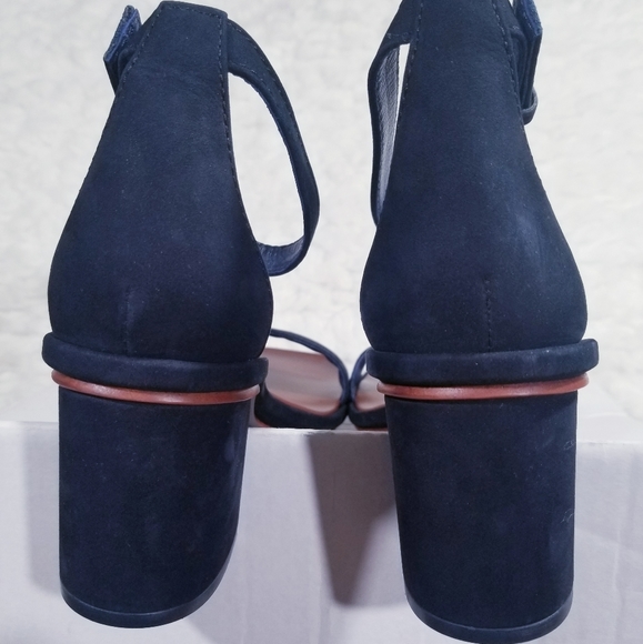 Tory Burch suede Blue Chunky Heels Shoes. Size 8.5 NWOT!!! - Picture 10 of 13